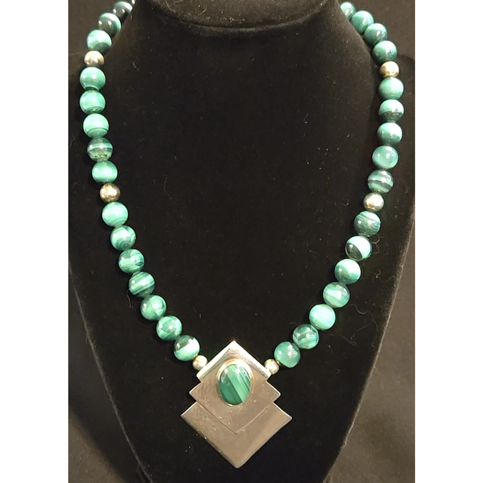 Vintage Silver Malacite Beaded Necklace 18"